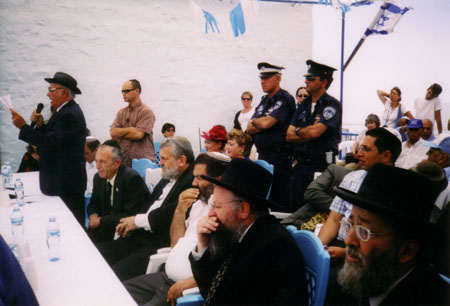 2004 - יוסף עבו עברון מקריא את מגילת המסורת