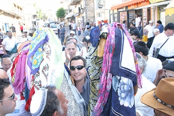 והעיר צפת צהלה ושמחה – תמונות מהתהלוכה, 2005 תשס"ה