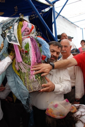 תמונות משמחת ל"ג בעומר בבית עבו בצפת 2007 תשס"ז