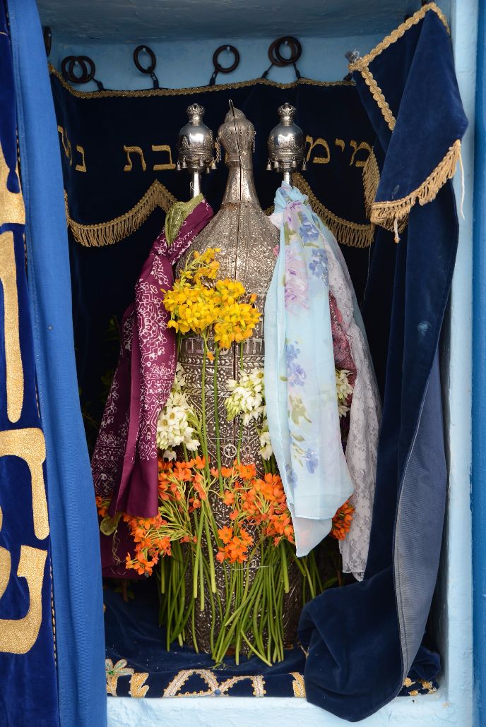 תהלוכת ספר התורה העתיק מבית עבו לצפת